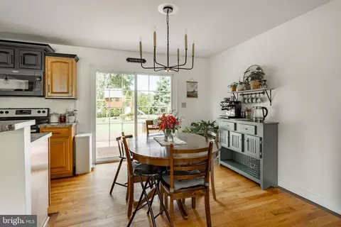 Dining - 104 Hershey Rd, Lititz, PA 17543 photo 1 of 1