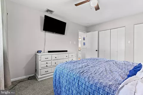 Bedroom - 111 Oxford Dr, Lititz, PA 17543 photo 2 of 4