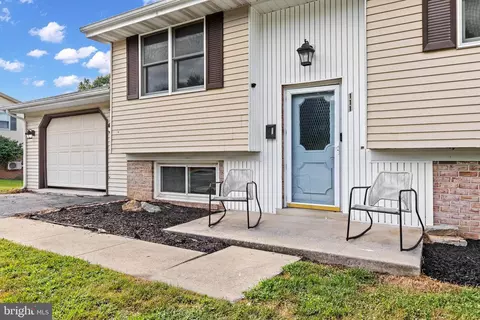 Exterior - 111 Oxford Dr, Lititz, PA 17543 photo 4 of 9