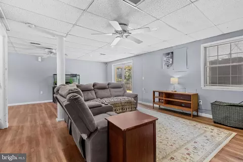 Living - 111 Oxford Dr, Lititz, PA 17543 photo 2 of 2