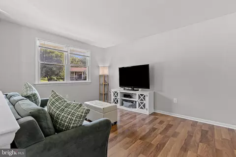 Living - 111 Oxford Dr, Lititz, PA 17543 photo 1 of 2