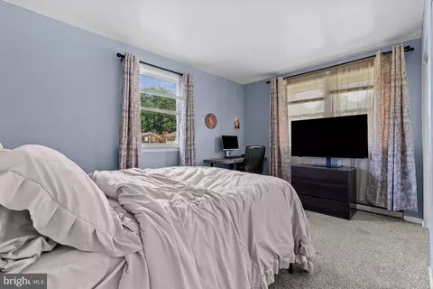 Bedroom - 111 Oxford Dr, Lititz, PA 17543 photo 3 of 4