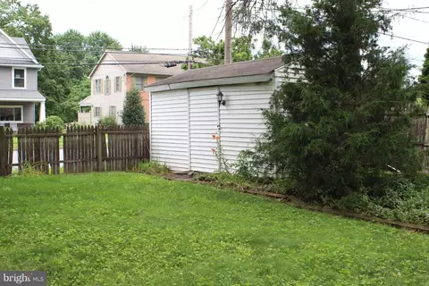 Exterior - 501 E New St, Lititz, PA 17543 photo 5 of 6