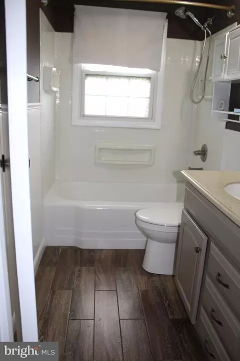 Bath - 501 E New St, Lititz, PA 17543 photo 1 of 2