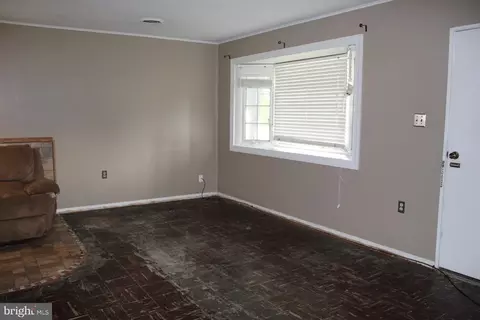 Living - 501 E New St, Lititz, PA 17543 photo 1 of 1