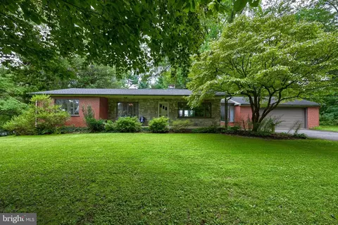 376 Arbor Rd, Lancaster, PA 17601