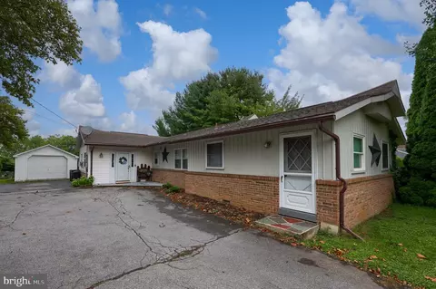 1147 W Main St, Ephrata, PA 17522