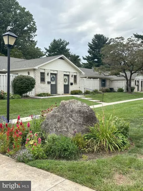 189 Valleybrook Dr, Lancaster, PA 17601