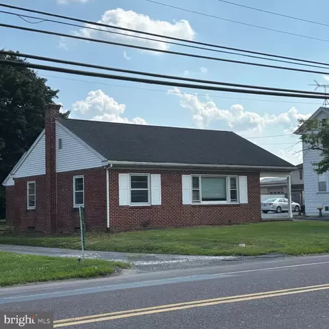 130 E Main St, Leola, PA 17540