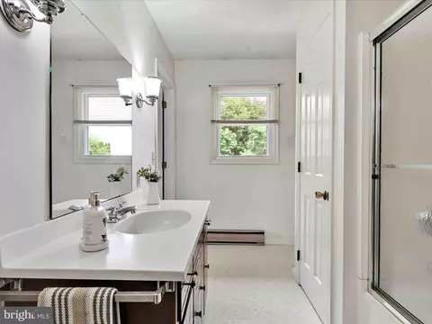 Bath - 301 Owl Hill Rd, Lititz, PA 17543 photo 1 of 2