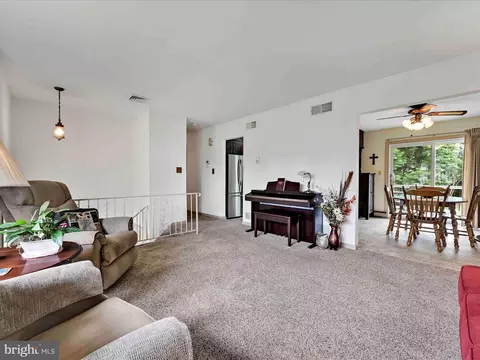 Living - 301 Owl Hill Rd, Lititz, PA 17543 photo 2 of 3