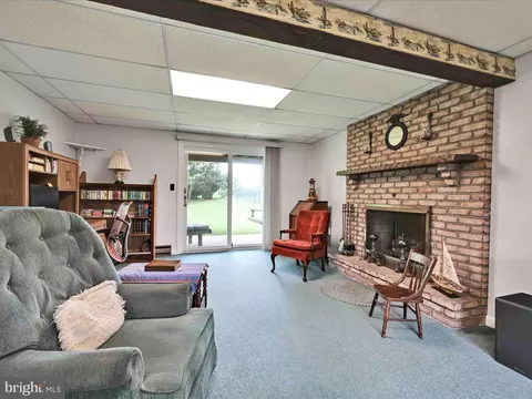 Living - 301 Owl Hill Rd, Lititz, PA 17543 photo 3 of 3