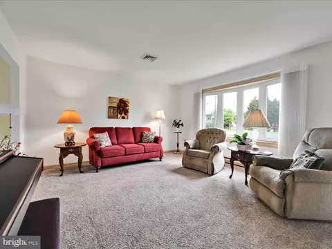 Living - 301 Owl Hill Rd, Lititz, PA 17543 photo 1 of 3