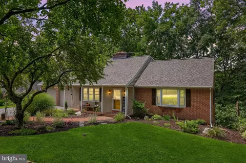 Exterior - 24 Brookwood Dr, Lititz, PA 17543 photo 2 of 4