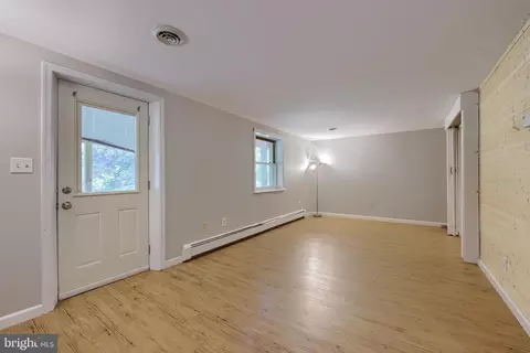 Living - 24 Brookwood Dr, Lititz, PA 17543 photo 6 of 7