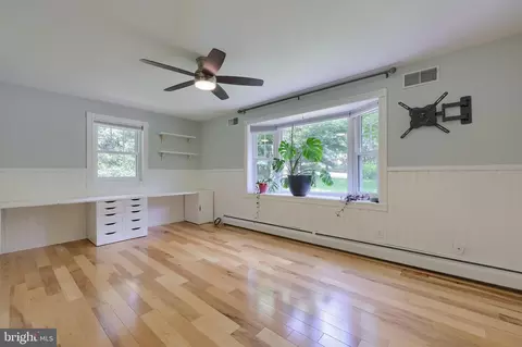 Living - 24 Brookwood Dr, Lititz, PA 17543 photo 2 of 7