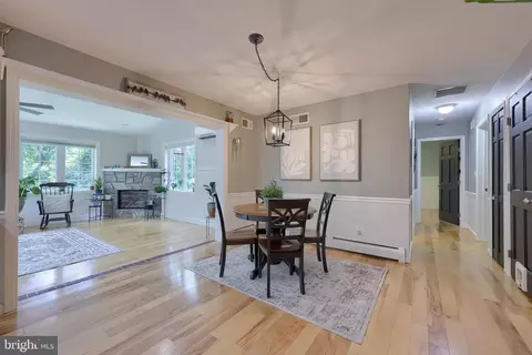 Entry Way - 24 Brookwood Dr, Lititz, PA 17543 photo 4 of 8