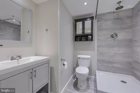 Bath - 24 Brookwood Dr, Lititz, PA 17543 photo 3 of 6