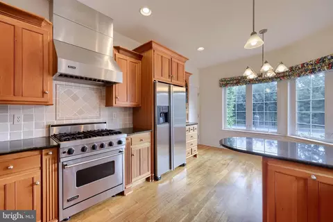 Kitchen - 1028 Laureldale Dr, Lititz, PA 17543 photo 8 of 9