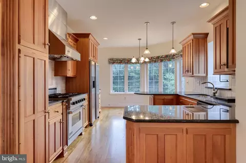 Kitchen - 1028 Laureldale Dr, Lititz, PA 17543 photo 9 of 9
