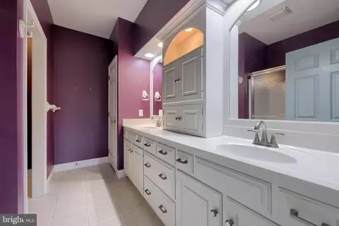 Entry Way - 1028 Laureldale Dr, Lititz, PA 17543 photo 5 of 5