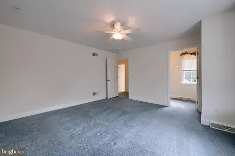 Bedroom - 1028 Laureldale Dr, Lititz, PA 17543 photo 2 of 6