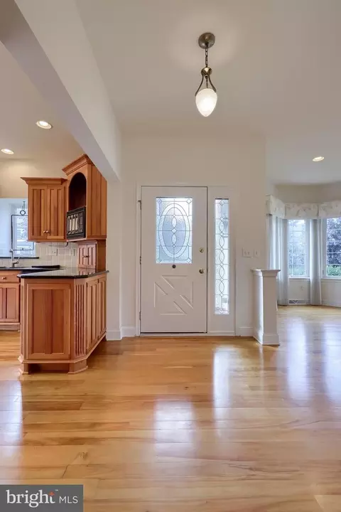 Entry Way - 1028 Laureldale Dr, Lititz, PA 17543 photo 2 of 5