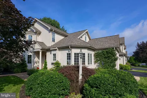 Exterior - 1028 Laureldale Dr, Lititz, PA 17543 photo 6 of 16