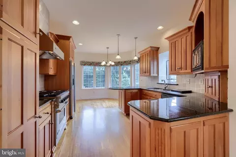 Kitchen - 1028 Laureldale Dr, Lititz, PA 17543 photo 7 of 9