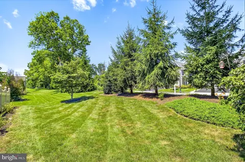 Exterior - 5263 Oak Leaf Dr, Mount Joy, PA 17552 photo 2 of 3