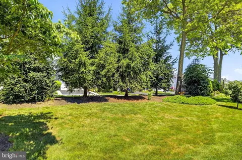 Exterior - 5263 Oak Leaf Dr, Mount Joy, PA 17552 photo 3 of 3