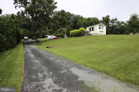 2428 N Penryn Rd, Manheim, PA 17545