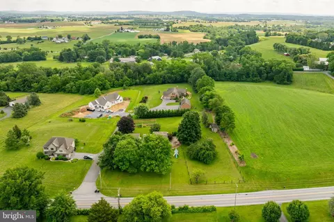 1504 Brunnerville Rd, Lititz, PA 17543 photo 3