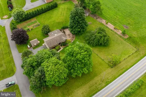 1504 Brunnerville Rd, Lititz, PA 17543