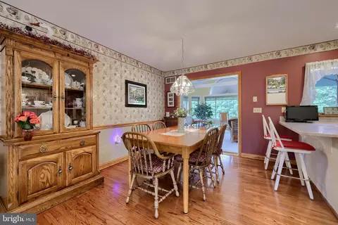 Dining - 23 Field Ln, Lititz, PA 17543 photo 2 of 3