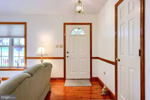 Entry Way - 23 Field Ln, Lititz, PA 17543 photo 1 of 3