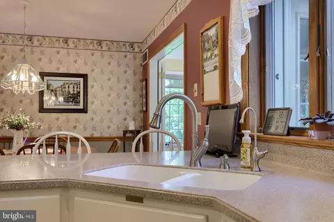 Kitchen - 23 Field Ln, Lititz, PA 17543 photo 3 of 5