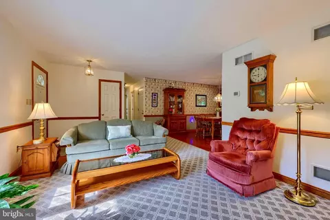 Living - 23 Field Ln, Lititz, PA 17543 photo 1 of 4