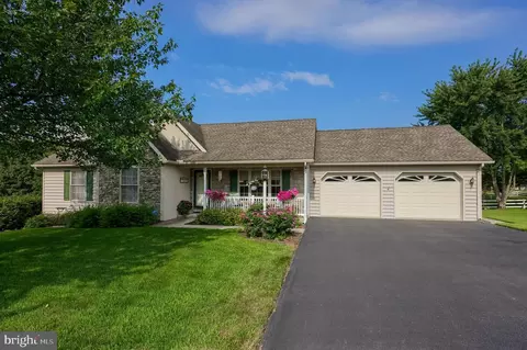 Exterior - 23 Field Ln, Lititz, PA 17543 photo 16 of 17