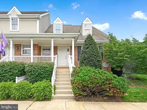 623 Courthouse Cir, Lititz, PA 17543 photo 3