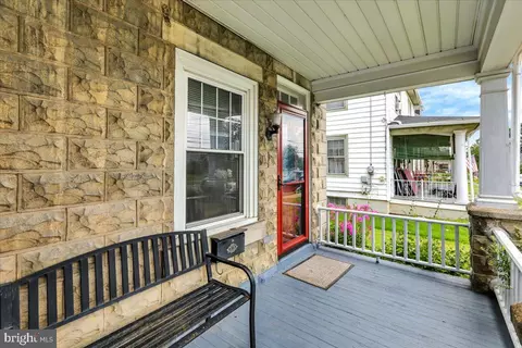 47 W Lincoln Ave, Lititz, PA 17543 photo 4