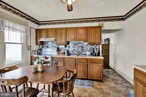47 W Lincoln Ave, Lititz, PA 17543 photo 11