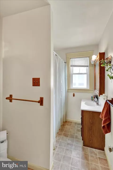 47 W Lincoln Ave, Lititz, PA 17543 photo 18