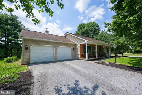 53 Countryside Ln, Marietta, PA 17547