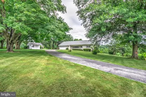 1876 Baker Rd, Manheim, PA 17545