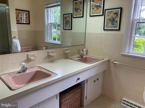 Bath - 301 S Locust St, Lititz, PA 17543 photo 4 of 7