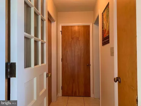 Entry Way - 301 S Locust St, Lititz, PA 17543 photo 4 of 7