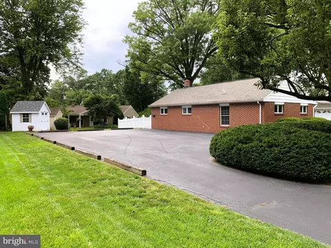 Exterior - 301 S Locust St, Lititz, PA 17543 photo 4 of 38