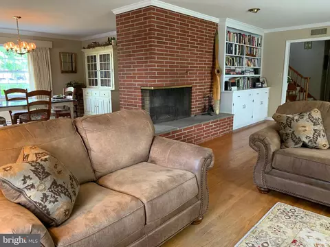 Living - 301 S Locust St, Lititz, PA 17543 photo 3 of 7