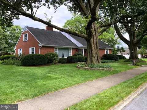 Exterior - 301 S Locust St, Lititz, PA 17543 photo 17 of 38